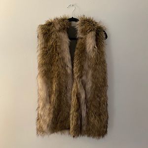 NEW Faux fur BB Dakota vest!